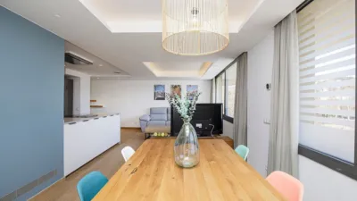 Piso en alquiler en Carrer de la Creu, Eixample-Centre (Girona Capital) de 2.600 €<span>/mes</span>