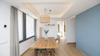 Piso en alquiler en Carrer de la Creu, Eixample-Centre (Girona Capital) de 2.600 €<span>/mes</span>