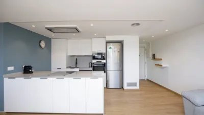 Piso en alquiler en Carrer de la Creu, Eixample-Centre (Girona Capital) de 2.600 €<span>/mes</span>
