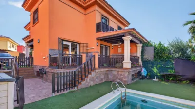 Casa pareada en calle Maestro Rafael de León photo 14