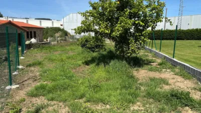 Terreno en venta en Rúa de Os Casas, 1 - Más