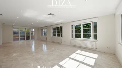 Chalet en alquiler en Calle de Rodríguez Jaén - Imagen 2