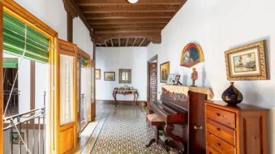 House on Enrique Agredano Street photo 28