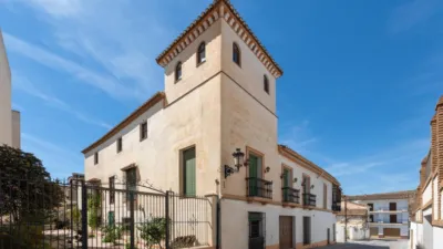 House on Enrique Agredano Street photo 2