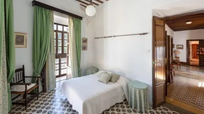 House on Enrique Agredano Street photo 33