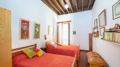 House on Enrique Agredano Street photo 38