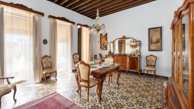 House on Enrique Agredano Street photo 43