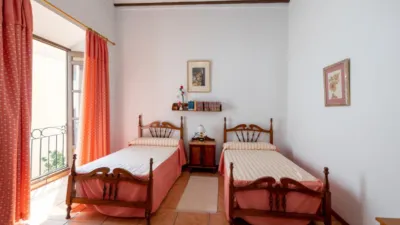 House on Enrique Agredano Street photo 50