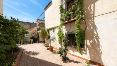 House on Enrique Agredano Street photo 71