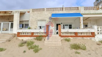 Chalet en venta en Avinguda de la Llibertat, 85, cerca de Avenida Perú del Tres, Guardamar Playa (Guardamar del Segura) de 630.000 €