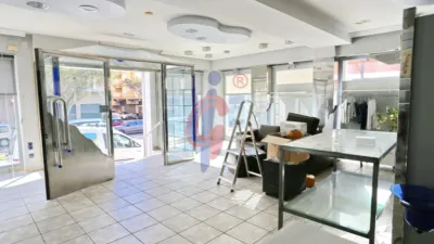 Local comercial en venta en Carrer de Sant Pere, cerca de Carrer del Cid - Más