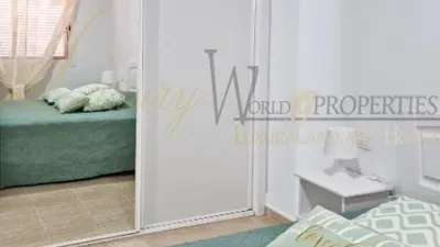 Apartamento en venta en Calle Chasna, Costa del Silencio-Las Galletas (Arona) de 225.000 €