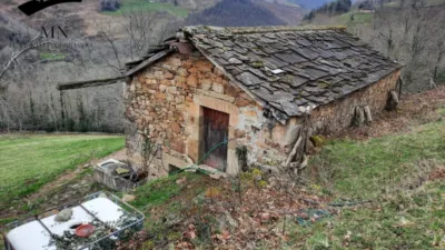 Rustic farm in Vegalosvados photo 11