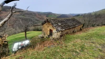 Rustic farm in Vegalosvados photo 9