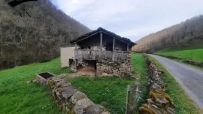 Rustic farm in Vega de Pas photo 3
