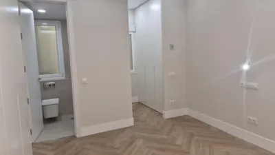 Apartment on Calle de Fernán González photo 19