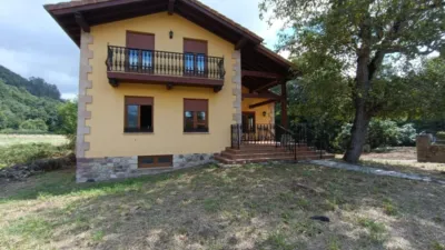 Casa en venta en Raicedo, Arenas de Iguña de 365.000 €