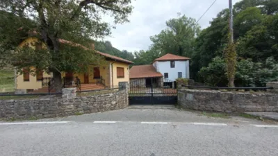 Casa en venta en Raicedo, Arenas de Iguña de 365.000 €