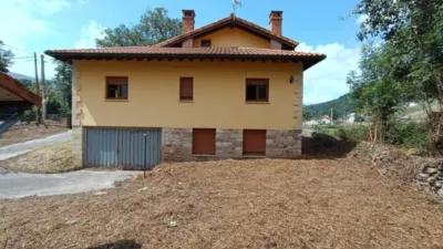 Casa en venta en Raicedo, Arenas de Iguña de 365.000 €