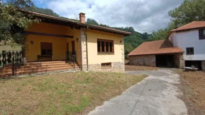 Casa en venta en Raicedo, Arenas de Iguña de 365.000 €
