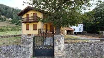 Casa en venta en Raicedo, Arenas de Iguña de 365.000 €