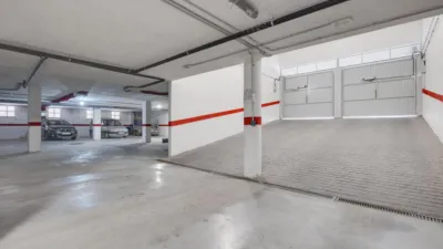 Apartment on Carrer de la Reina Sofía photo 35
