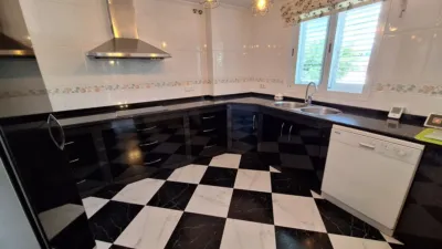 Casa adosada en alquiler en Avenida Montealjarafe, Cavaleri (Mairena del Aljarafe) de 1.350 €<span>/mes</span>