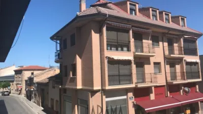 House in - Center photo 4