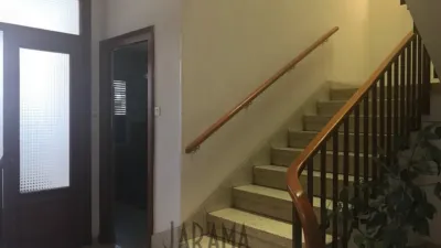 House in - Center photo 6