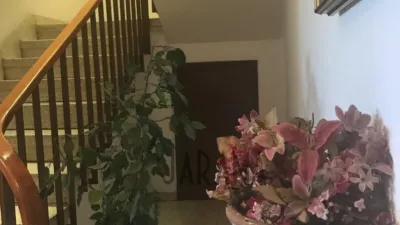 House in - Center photo 9