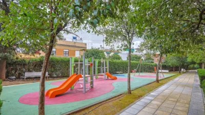Piso en venta en Calle de La Puebla del Río, Palmete (Distrito Cerro Amate. Sevilla Capital) de 186.990 €