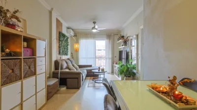 Piso en venta en Calle de La Puebla del Río, Palmete (Distrito Cerro Amate. Sevilla Capital) de 186.990 €