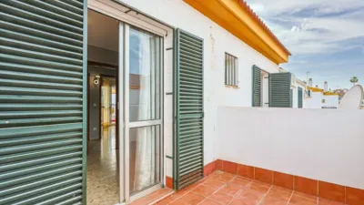 Terraced House on Avenida de Las Ciencias photo 35