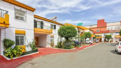 Terraced House on Avenida de Las Ciencias photo 52