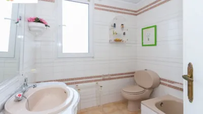 Chalet on Carrer de La Rioja photo 25