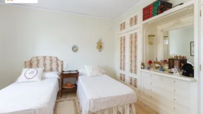 Chalet on Carrer de La Rioja photo 26