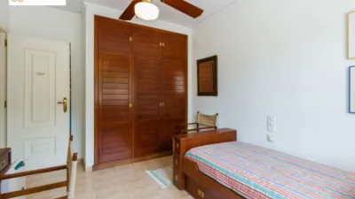 Chalet on Carrer de La Rioja photo 47