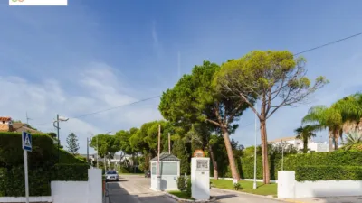 Chalet on Carrer de La Rioja photo 60