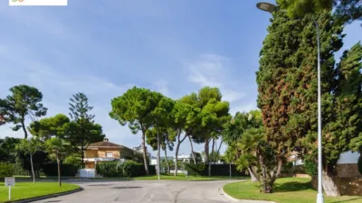 Chalet on Carrer de La Rioja photo 61