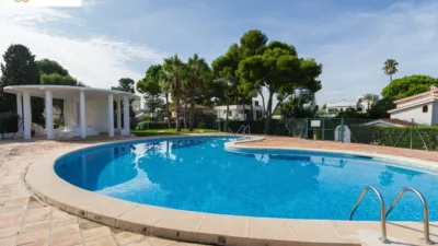 Chalet on Carrer de La Rioja photo 64