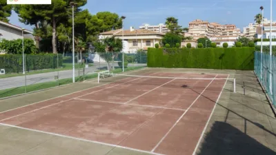 Chalet on Carrer de La Rioja photo 66