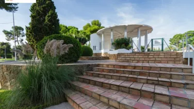 Chalet on Carrer de La Rioja photo 68