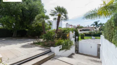 Chalet on Carrer de La Rioja photo 6