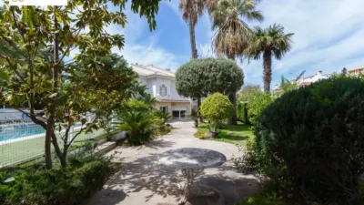 Chalet on Carrer de La Rioja photo 7