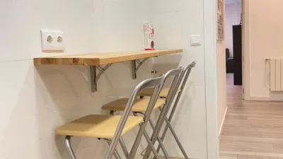 Piso en alquiler en Calle del Doctor Velasco, Plaza Mayor-San Agustín (Segovia Capital) de 1.900 €<span>/mes</span>