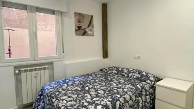 Piso en alquiler en Calle del Doctor Velasco, Plaza Mayor-San Agustín (Segovia Capital) de 1.900 €<span>/mes</span>