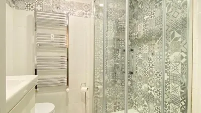 Piso en alquiler en Calle del Doctor Velasco, Plaza Mayor-San Agustín (Segovia Capital) de 1.900 €<span>/mes</span>