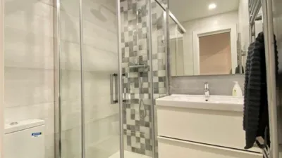 Piso en alquiler en Calle del Doctor Velasco, Plaza Mayor-San Agustín (Segovia Capital) de 1.900 €<span>/mes</span>