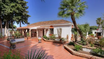 Chalet on Calle Taralpe 94 photo 6