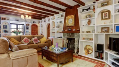 Chalet on Calle Taralpe 94 photo 9